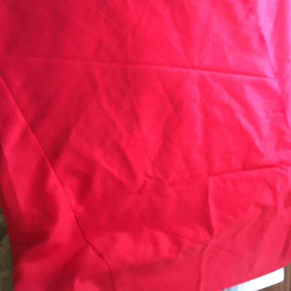 11 RED 120” ROUND TABLECLOTH - Picture 8 of 8